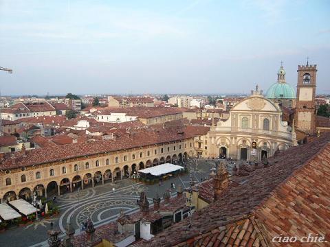 piazza Ducale..JPG