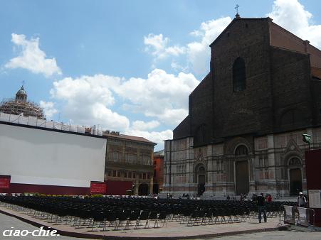 piazza maggiore.JPG