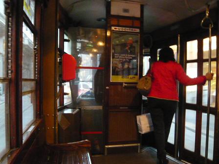 １番トラム車内.JPG
