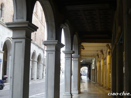 portici.JPG