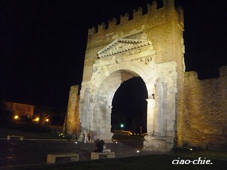 L'Arco Augusto.JPG