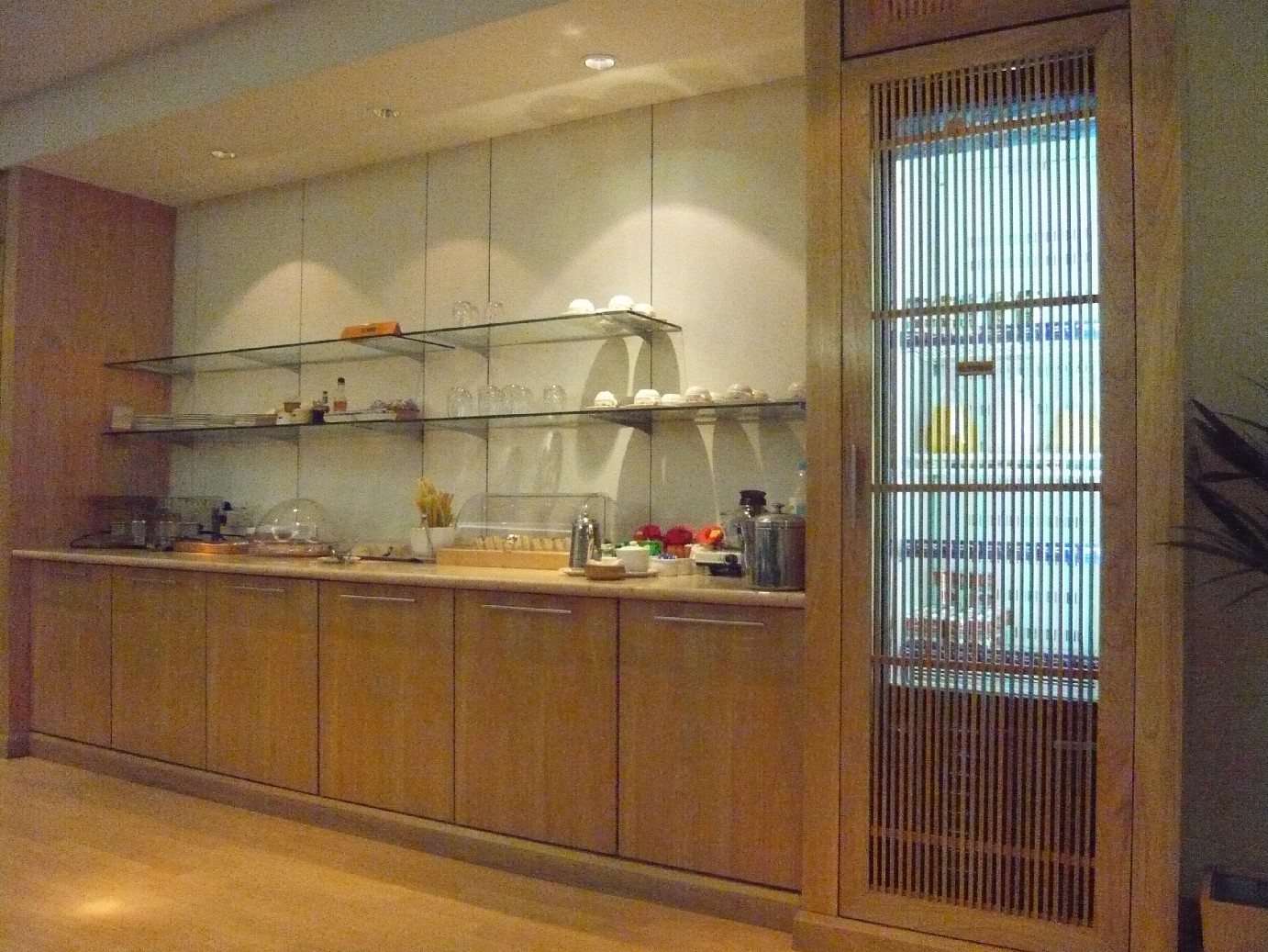 ゴールデンクラブラウンジ