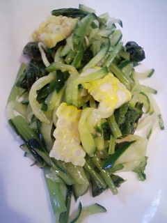 とうもろこし入りサラダ