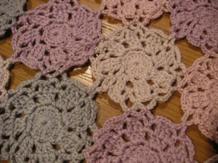 モチーフ編みショール３