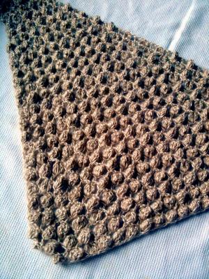 パプコーン編みの三角ショール1