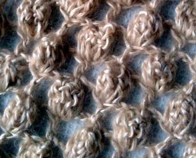 パプコーン編みの三角ショール2