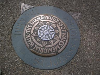 The Mallの舗道にはこんなものも。。。