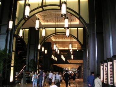 新丸の内ビル１F