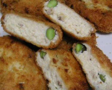 豆腐とおからのコロッケ黒豆の枝豆入り