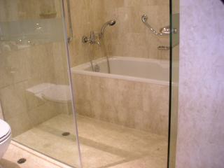 バスタブの外でもシャワーが浴びれます(^^)v