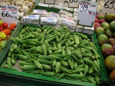 オクラは同じ。移民が多いので良く食べるのかな・・？