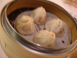 小龍包、ちょっとピンボケ^^;