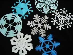 紙で作った雪の結晶