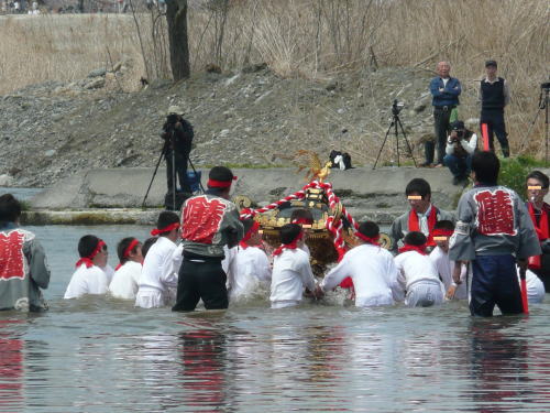 1004hamura-mikoshi02.jpg