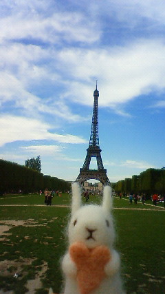 サリーちゃんとパリ☆エッフェル塔とあおい空