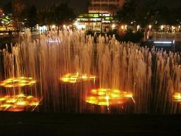 龍山寺前の噴水