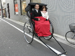 2月22日結婚記念日人力車