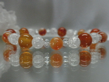 花めのうとカーネリアンとクラック水晶のブレスレット