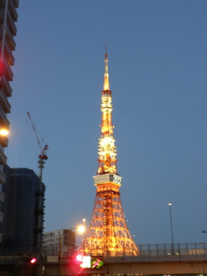２０１２年１月２日福島に向かう車中にて東京タワー