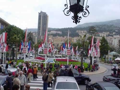 グラン・カジノ前の喧騒