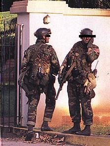 大使館で待機中のＤＥＬＴＡ隊員