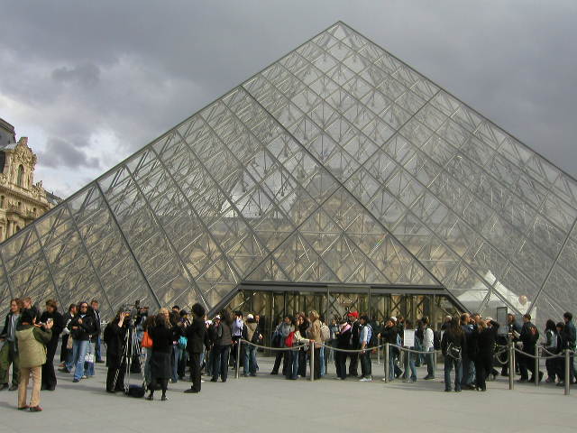 ルーブル美術館入り口のピラミッド 出前税理士の日常 楽天ブログ