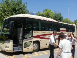 P808042観光バス小.jpg