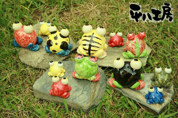 色とりどりのカエルさん2