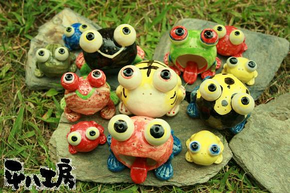色とりどりのカエルさん3