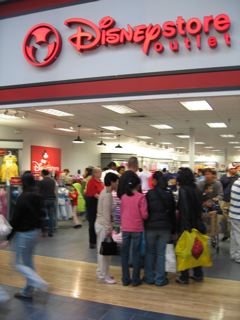Disney Storeアウトレット