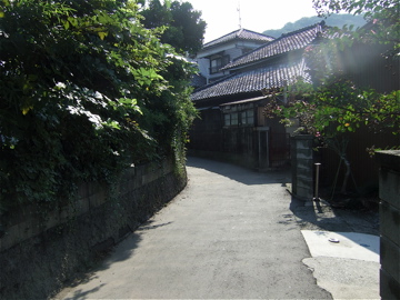 08.923 葉山路地２