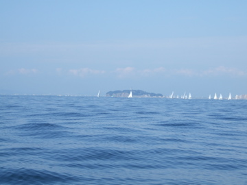 08.923 江ノ島遠望２