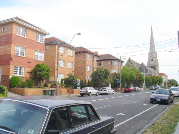 セントキルダロードを一つ中に入ると小さな通りがあります