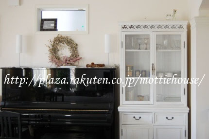 リビングの食器棚1