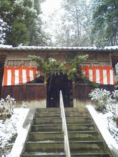H211230正月飾りを終えた神社.JPG