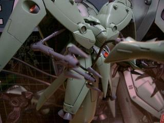 教えてどこに隠し腕？