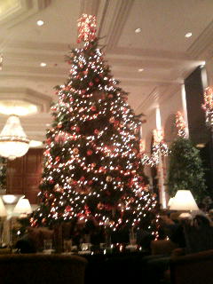 カオルーンシャングリラホテル・ロビーのツリー