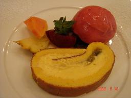 グリーントマトのロールケーキ