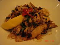 つぶ貝ときのこのオイスターソース炒め