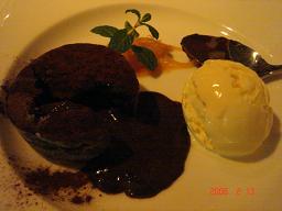 温かいチョコケーキ