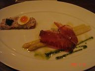 馬肉とアスパラ