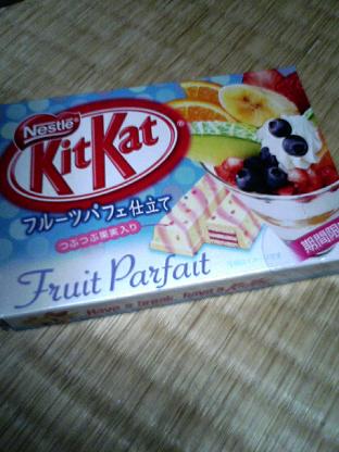 キットカット　フルーツパフェ