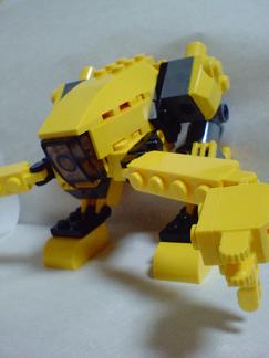 Yellow_Robot001