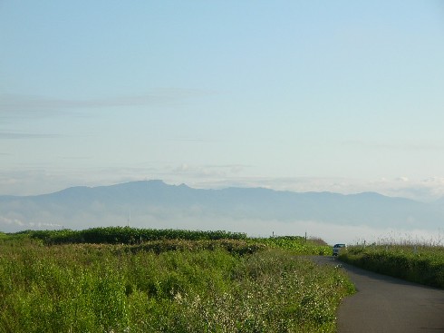 石狩浜から手稲山