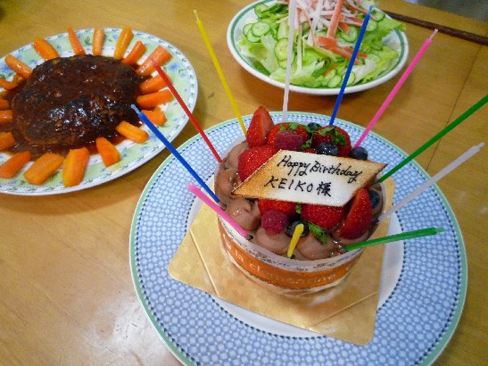 誕生日ケーキ