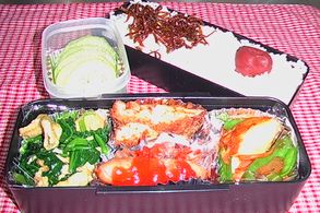 お父さん頑張って弁当♪