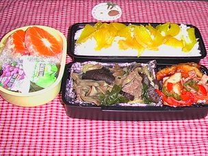 すき焼き風とぶり照り弁当♪