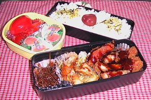 (*^^)vエビフライ*とんかつ弁当♪