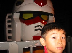顔デッカ。。。ガンダム.jpg