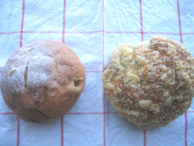 いちじくライ麦パン＆ごまごまチーズぱん